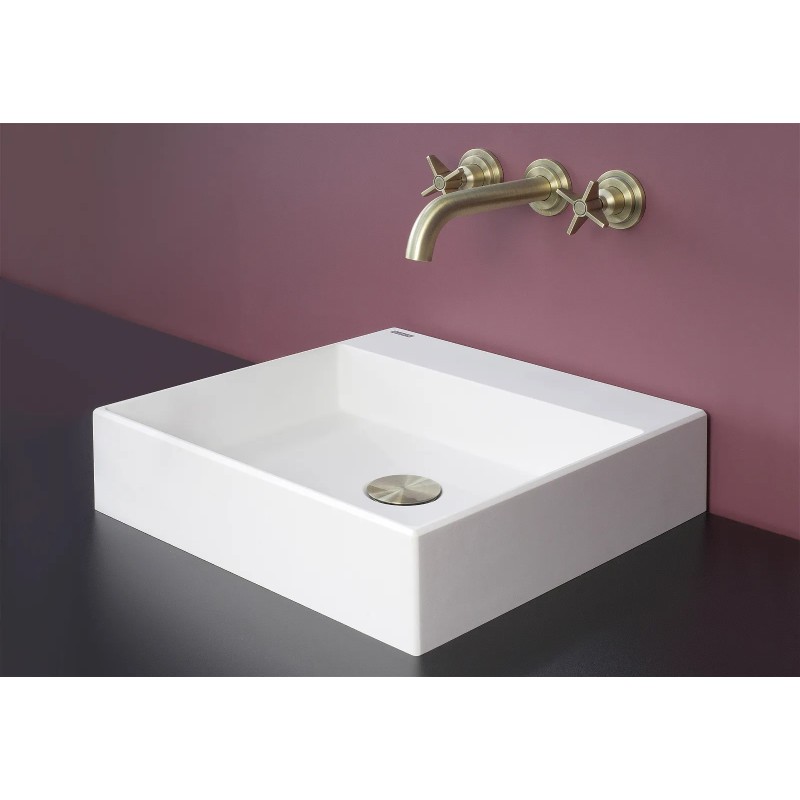 rubinetti lavabo a parete Wall-mounted double lever basin mixer in brushed brass colour Deante Temisto BQT_M54D